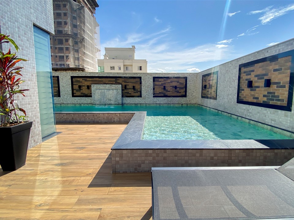 Apartamento à venda com 3 quartos, 4 banheiros, 3 vagas e 130m² no Meia Praia, Itapema (SC) — foto 3 de 13