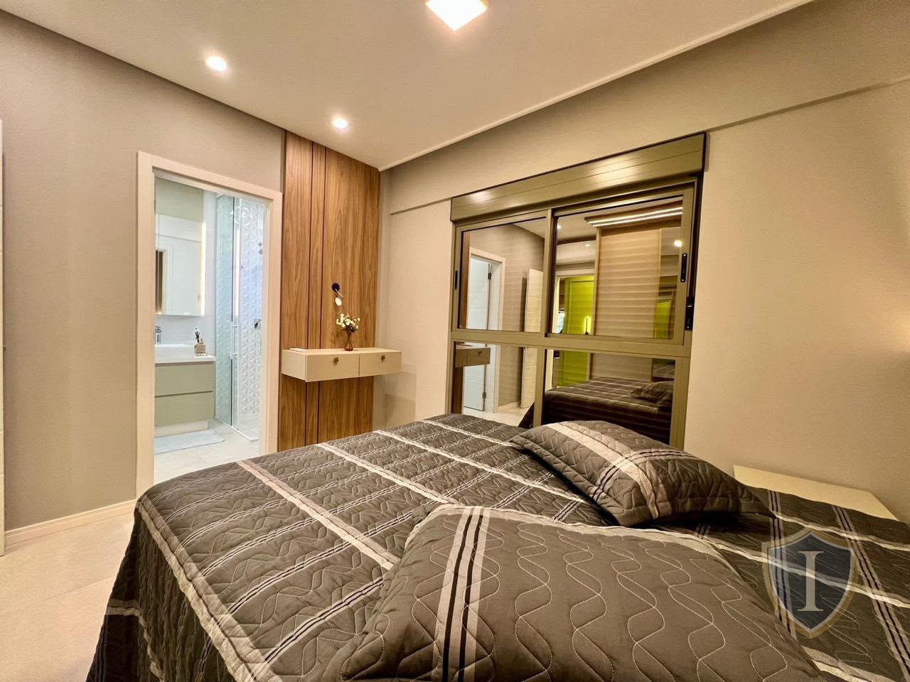 Apartamento à venda com 3 quartos, 3 banheiros, 2 vagas e 110m² no Meia Praia, Itapema (SC) — foto 18 de 22