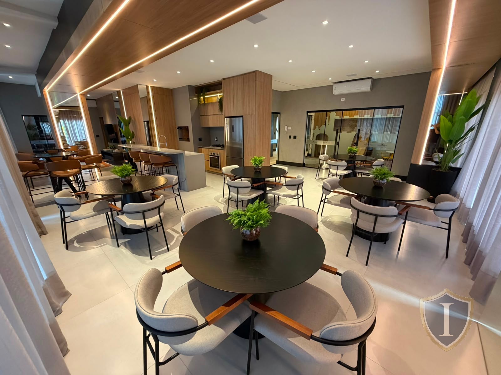 Apartamento à venda com 4 quartos, 5 banheiros, 3 vagas e 158m² no MEIA PRAIA, Itapema (SC) — foto 16 de 20