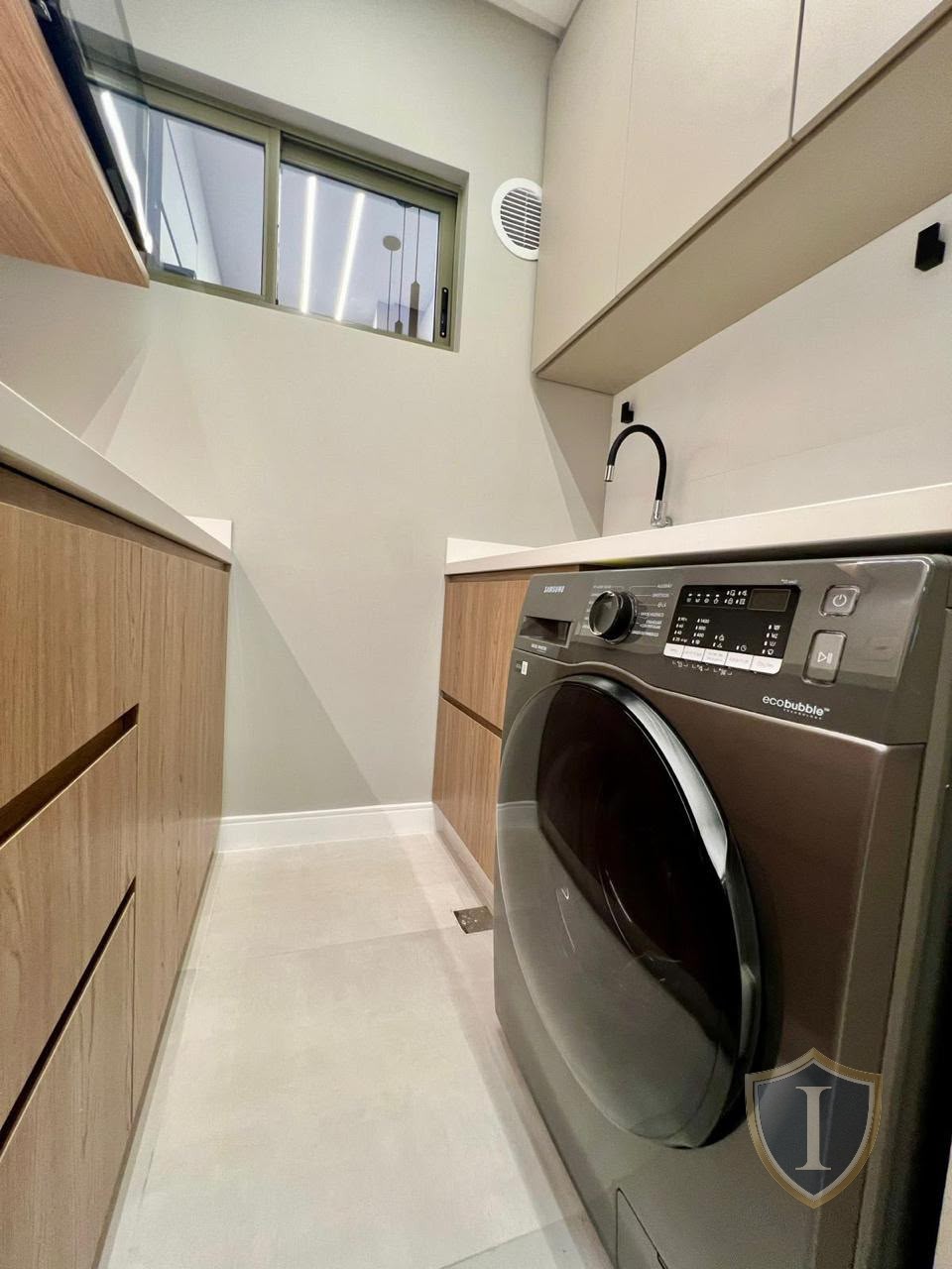 Apartamento à venda com 3 quartos, 3 banheiros, 2 vagas e 110m² no Meia Praia, Itapema (SC) — foto 20 de 22