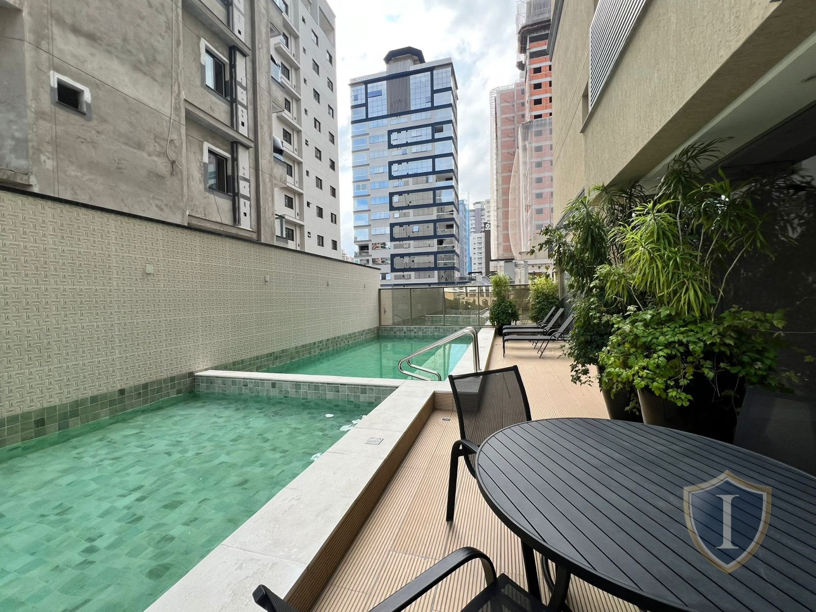 Apartamento à venda com 3 quartos, 3 banheiros, 2 vagas e 110m² no Meia Praia, Itapema (SC) — foto 7 de 22