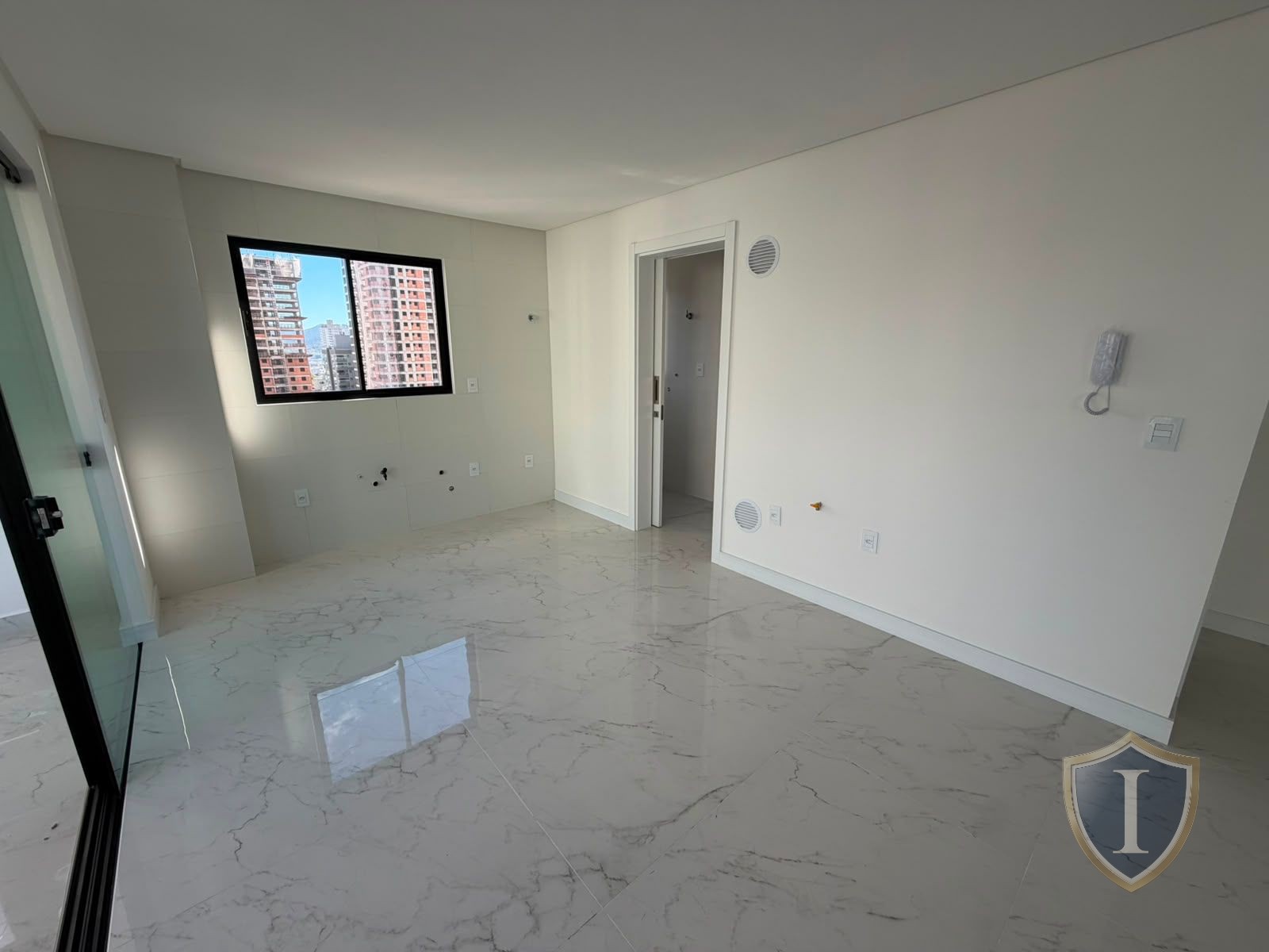 Apartamento à venda com 4 quartos, 5 banheiros, 3 vagas e 158m² no MEIA PRAIA, Itapema (SC) — foto 4 de 20