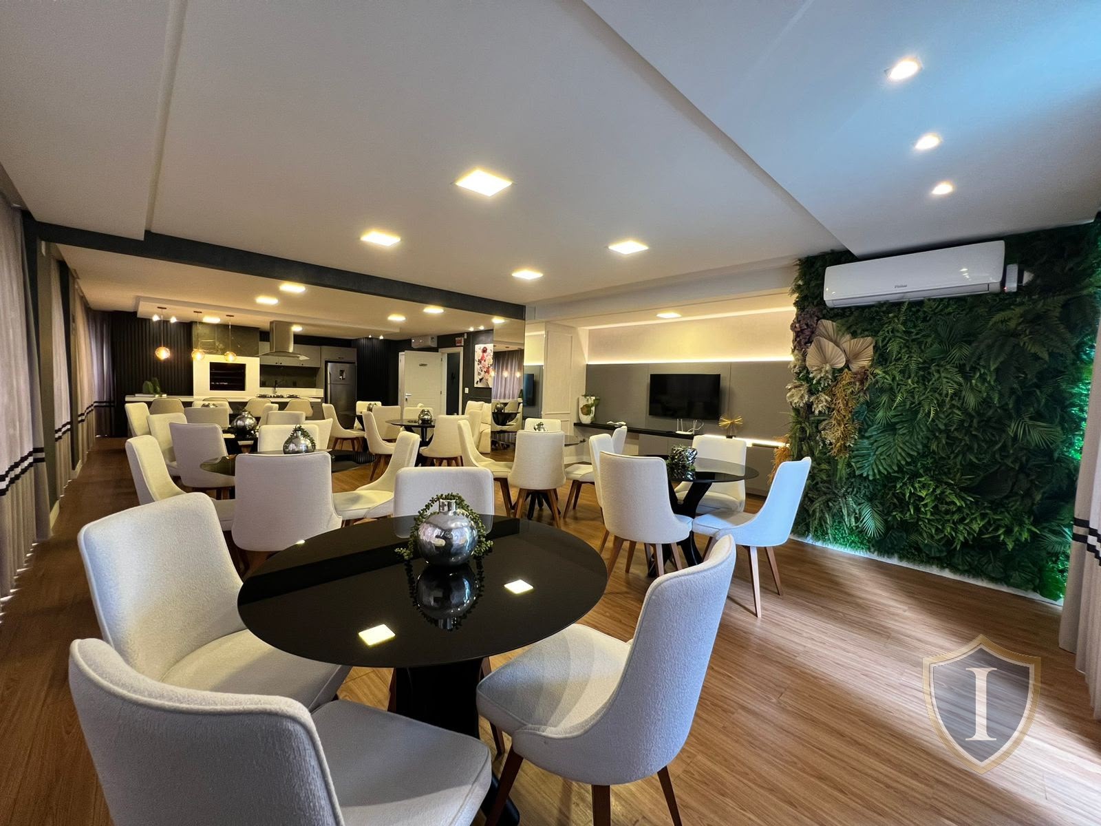 Apartamento à venda com 3 quartos, 3 banheiros, 2 vagas e 110m² no Meia Praia, Itapema (SC) — foto 6 de 22