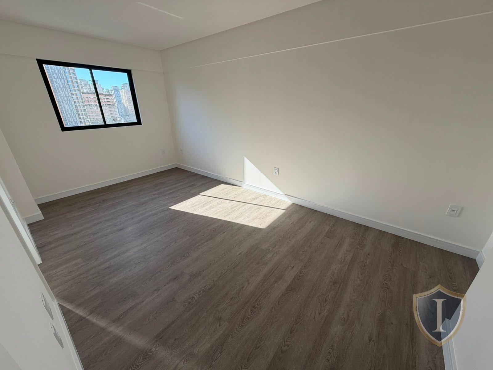 Apartamento à venda com 4 quartos, 5 banheiros, 3 vagas e 158m² no MEIA PRAIA, Itapema (SC) — foto 18 de 20
